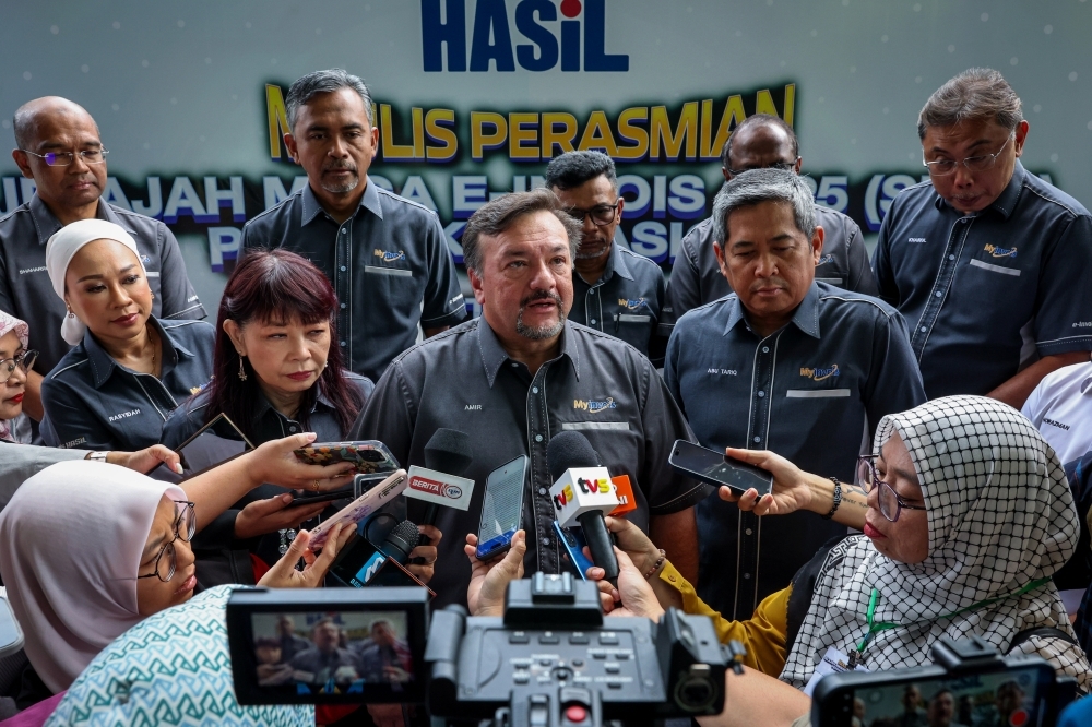 Putrajaya to implement anti-misuse mechanisms for RON95 subsidy, including refuelling limits