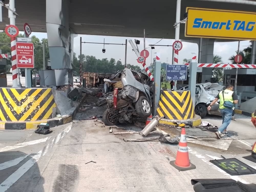 Miros probes suspected brake failure in lorry that caused fatal Kajang toll crash killing one-year-old boy
