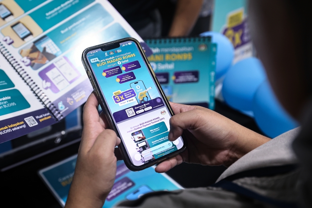 E-hailing drivers and boat owners to get Budi95 petrol subsidy from Oct 15