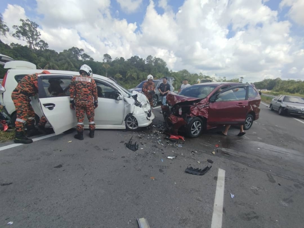 Motorcyclist killed, seven injured in multi-vehicle crash on Samarahan-Stutong bypass