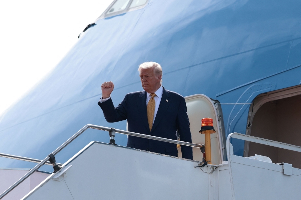 Donald Trump departs Malaysia for Japan after one-day Asean visit