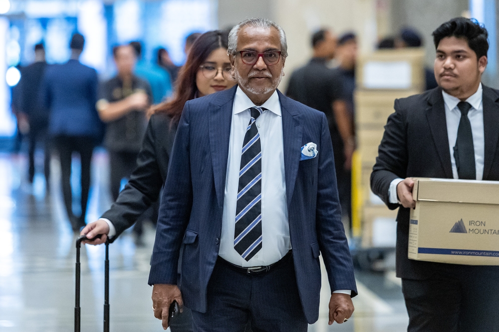 Prosecution links Najib directly to 1MDB deals, says Jho Low merely go-between
