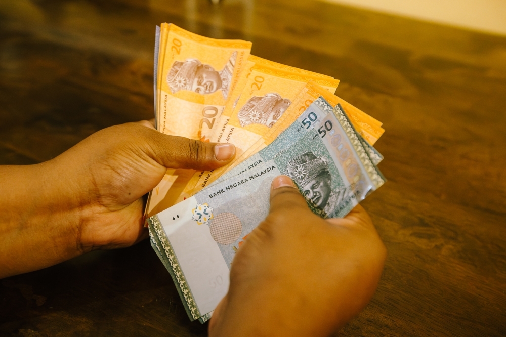 As US dollar softens, ringgit opens higher toward upgraded RM4.10 target