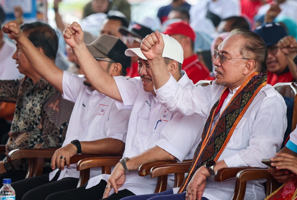 Anwar urges Sabahans to reject self-serving leaders, backs Hajiji’s record ahead of state polls