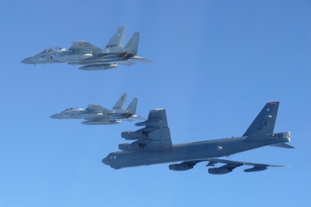 Tokyo, Washington stage joint flights in show of force after China-Russia patrols