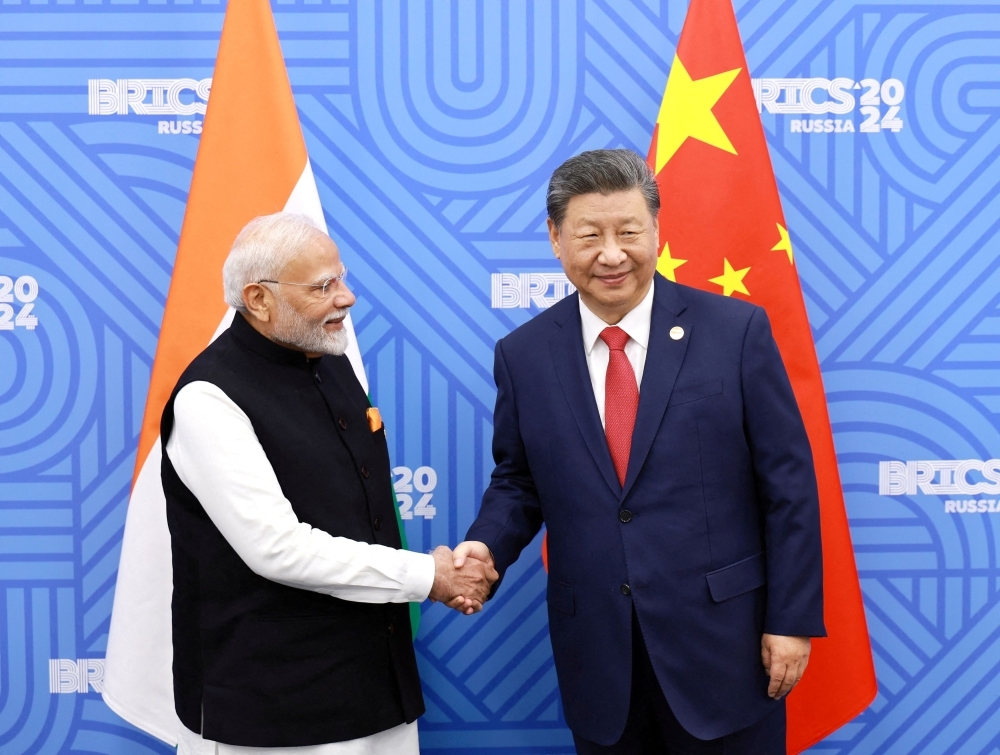 India streamlines visa rules in boost for Chinese professionals