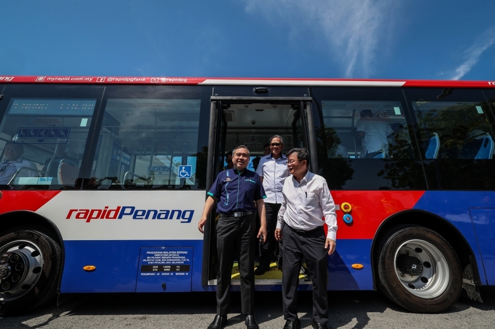 Cleaner rides ahead as Rapid Bus maps out plan for 1,600 electric buses by 2031, says Loke