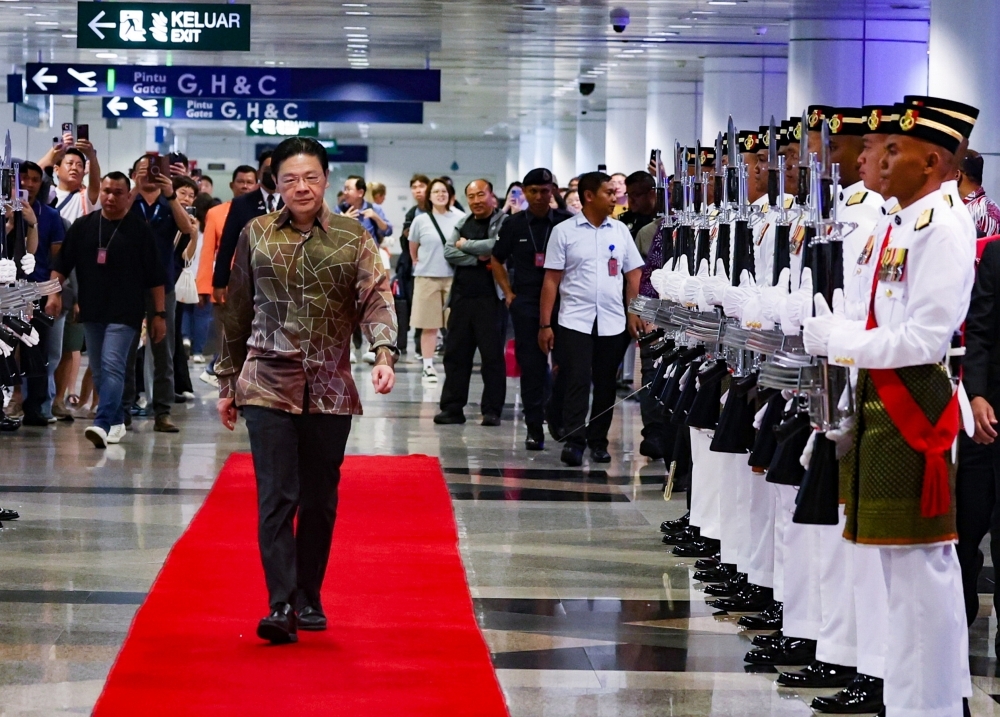 Singapore PM Lawrence Wong arrives in KL for special meeting with Anwar