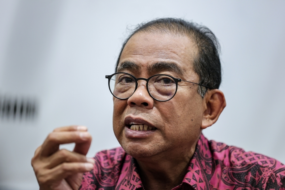 Are Hishammuddin, Khairy set to rejoin Umno? Party to discuss applications on April 17