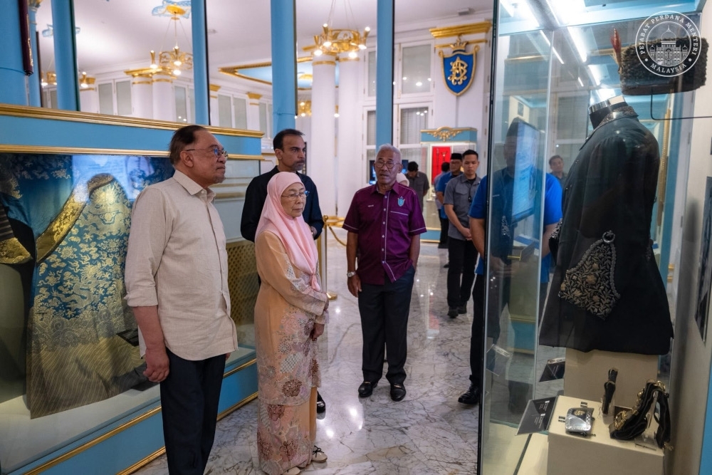 PM Anwar lauds Johor for preserving royal heritage during Abu Bakar Museum visit in JB