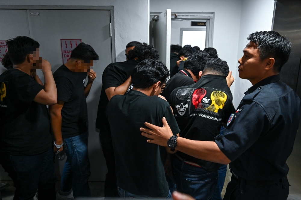 Thirty-three Selangor FC fans remanded over Terengganu drawbridge commotion