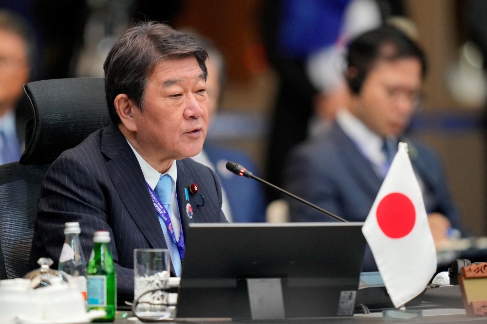 Japan open to Hormuz minesweeping under ceasefire conditions, foreign minister says