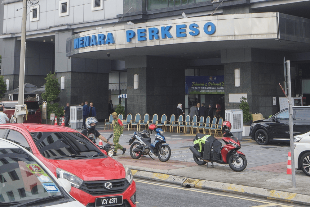 Socso plan to cover cross-border workers commuting to Singapore in final stage, says HR minister