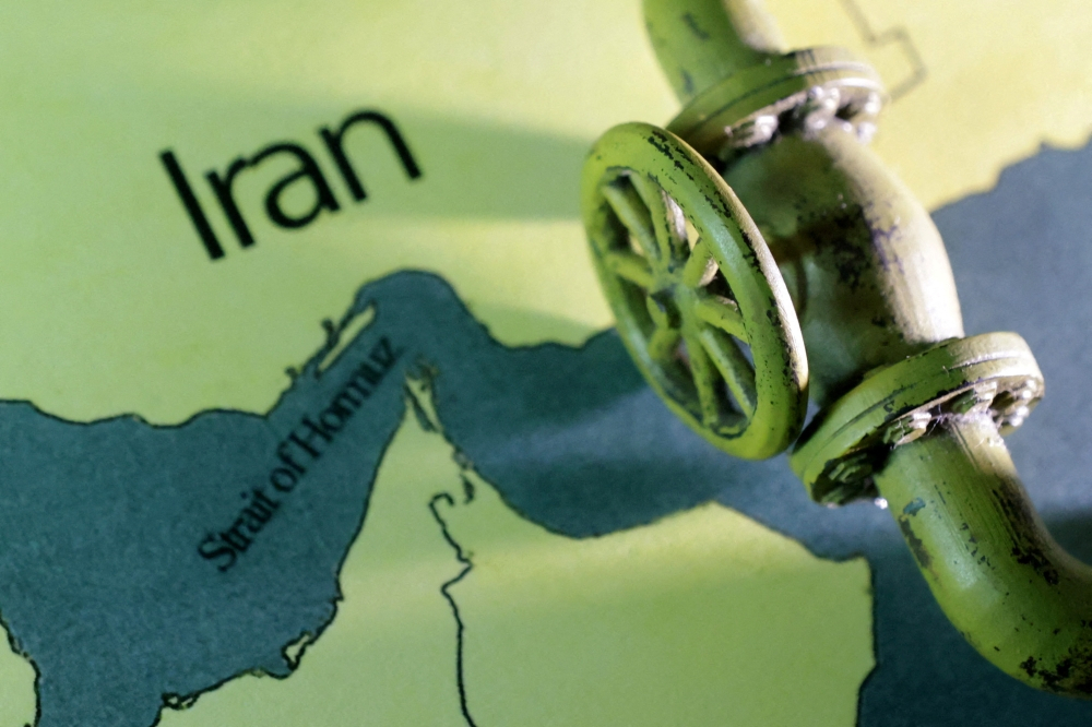 Iran won’t ease Hormuz chokehold anytime soon — and that’s the point, US intelligence suggests