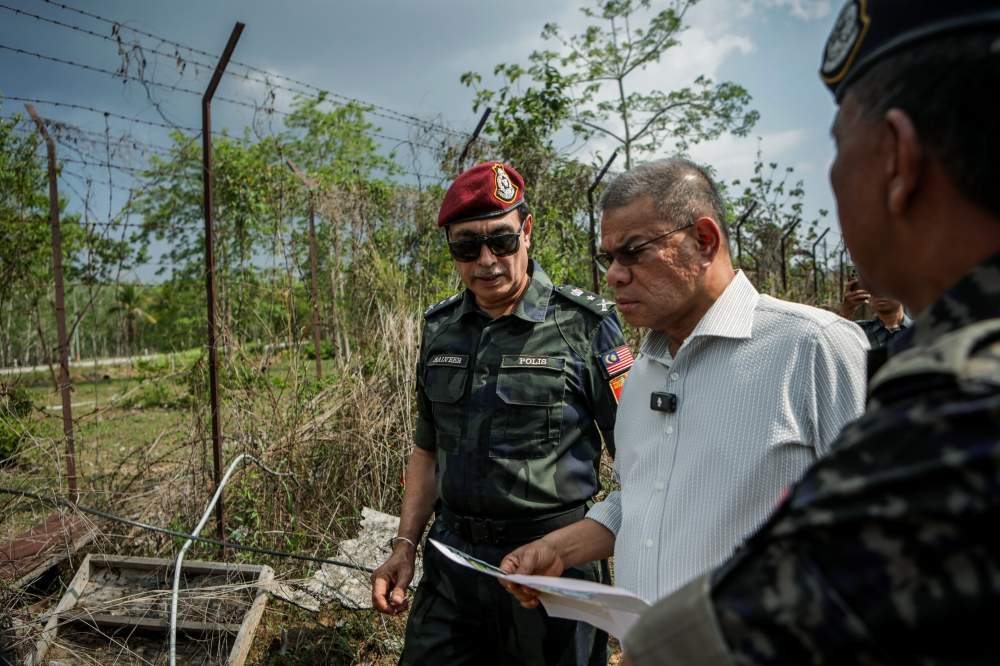 Home minister: Border petrol station police deployment only temporary, to curb fuel smuggling