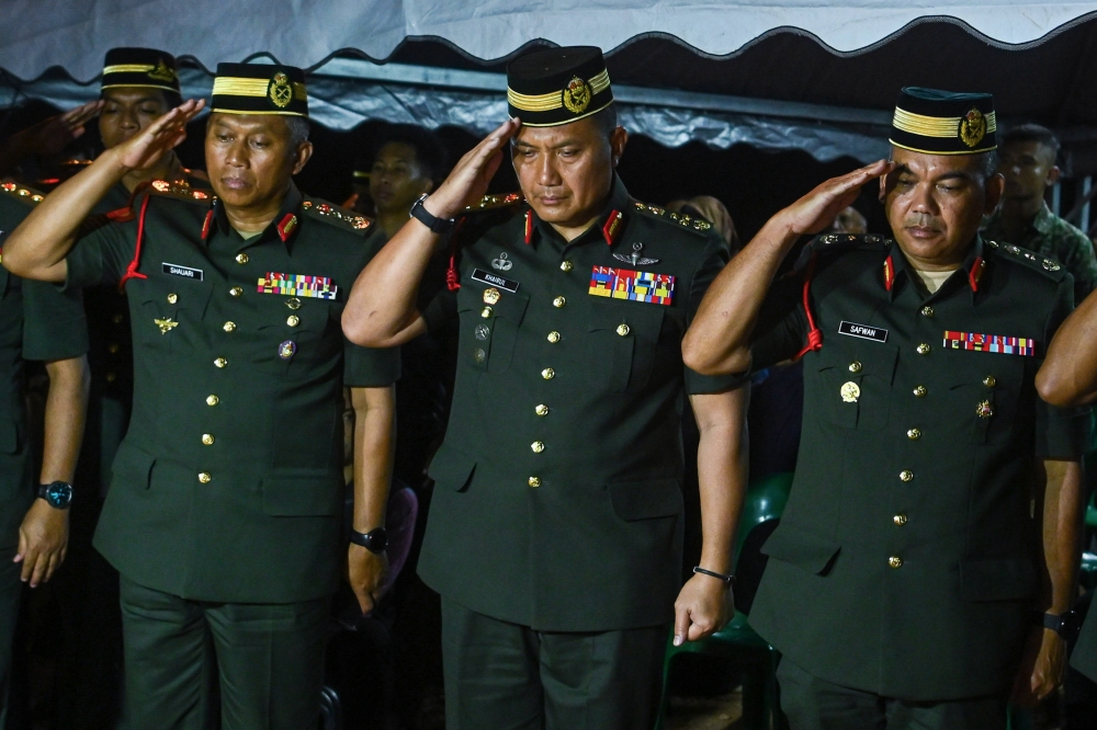 Sultan of Pahang presents donation to family of late soldier Muhammad Amirul Raziq