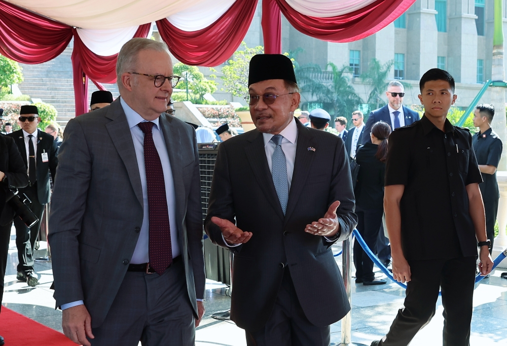 Anwar: Malaysia to prioritise domestic fuel, supply surplus to Australia