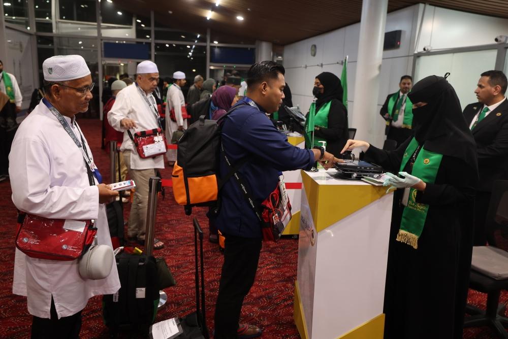 Haj season begins: First group of Malaysian pilgrims leave for Medina amid Middle East tensions