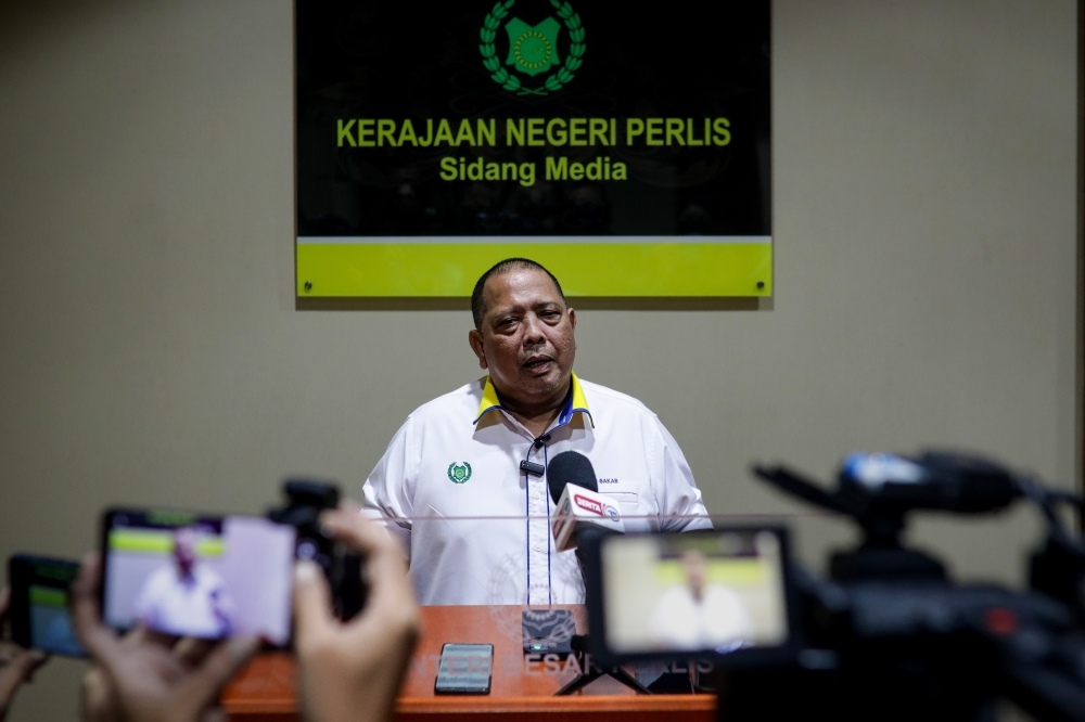 Is Perlis govt on shaky ground? Analysts say delayed sitting raises red flags