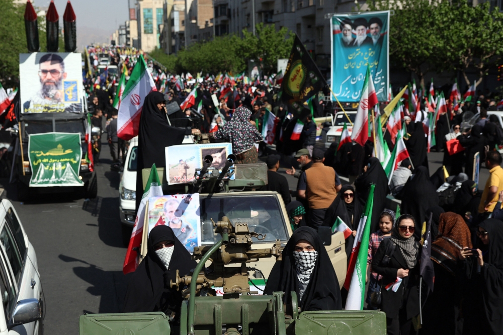 Iran says deal is ‘far off,’ Trump says talks are ‘very good’, Hormuz strait stays closed