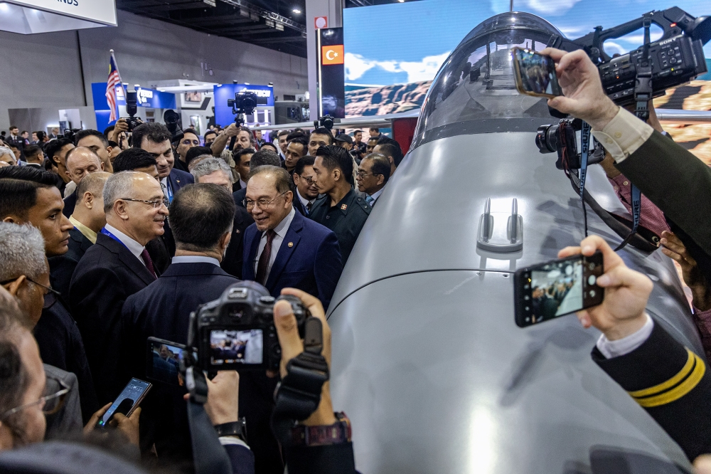 Anwar: Malaysia’s ‘active non-alignment’ helps cut red tape in global defence supply chains amid Middle East conflict