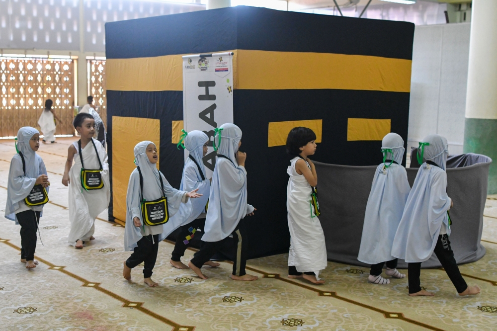 Deputy minister says Haj operations smooth, urges pilgrims to stay healthy before departure