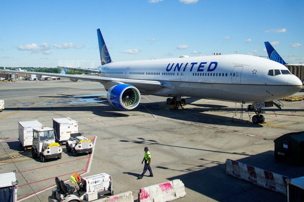 US airlines pilot reports possible mid-flight drone strike near San Diego