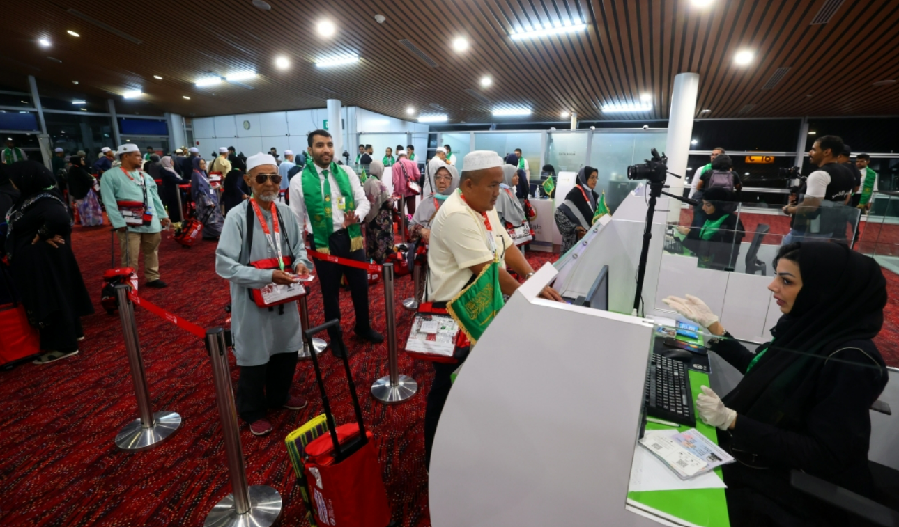 Anwar hails Tabung Haji after fifth straight Labbaitom Award win for excellence in pilgrim services