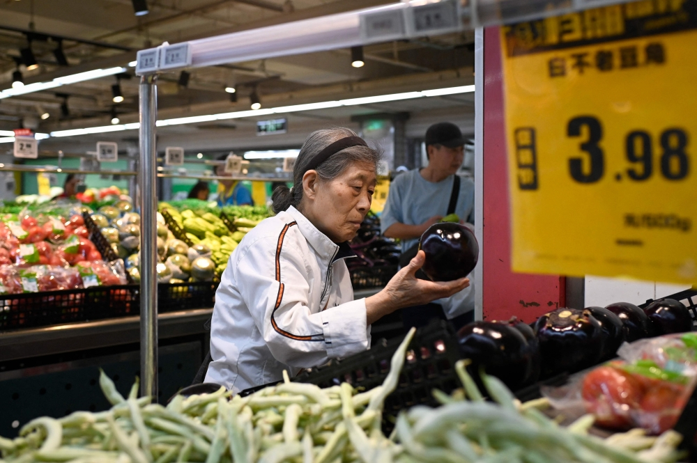 Oil‑driven inflation lifts China consumer prices but deflation risks persist amid weak demand