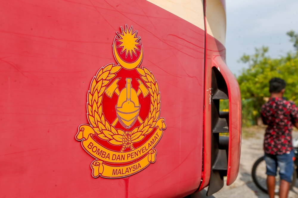 Hazmat team contains chemical spill at Alor Gajah resort after pool treatment accident