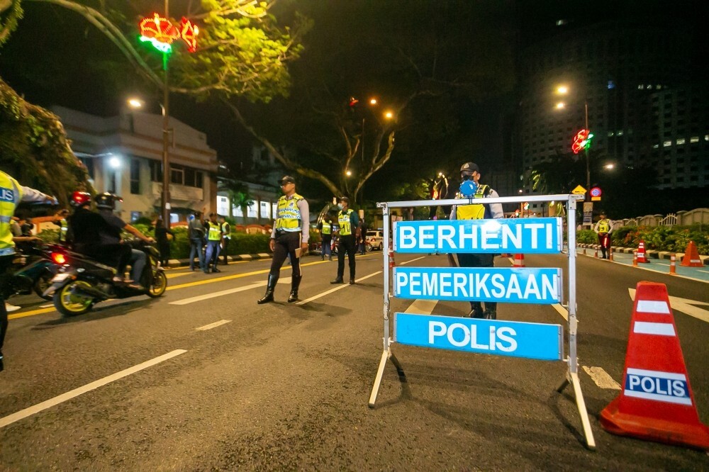 Police chase on NKVE ends with Proton Preve ramming BMW in Subang, fleeing driver has criminal and drug records