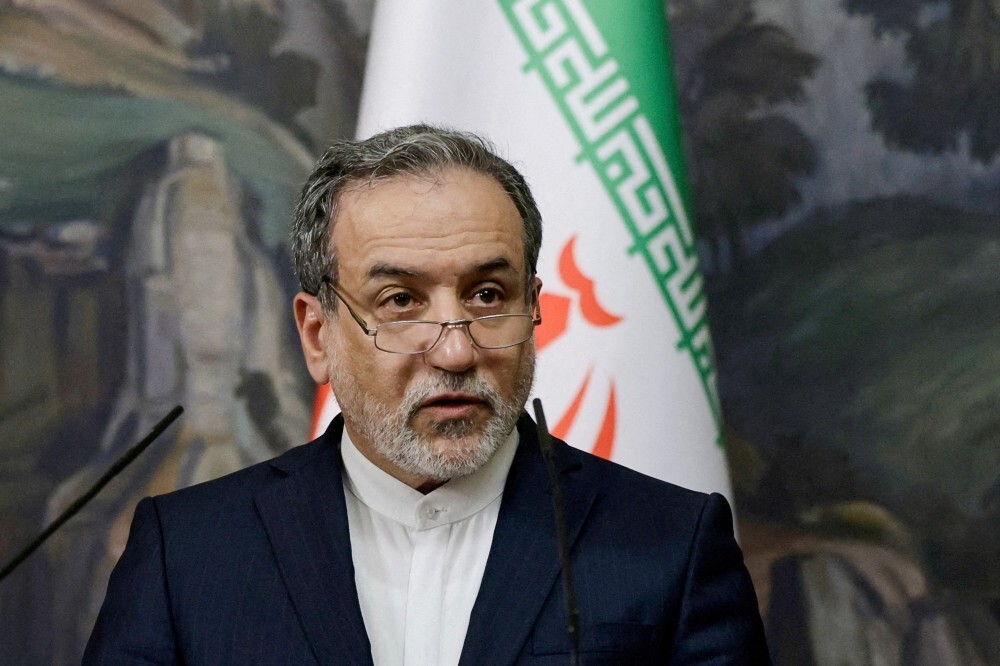China hosts Iranian envoy in Beijing just days before Trump visit
