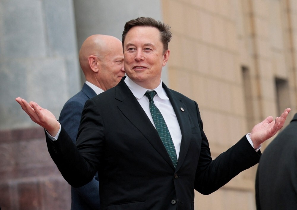 Elon Musk’s complicated love affair with China enters a new chapter