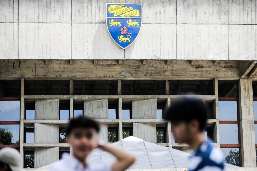 Must pass SPM BM and History first: Anwar confirms UEC students can enter public universities