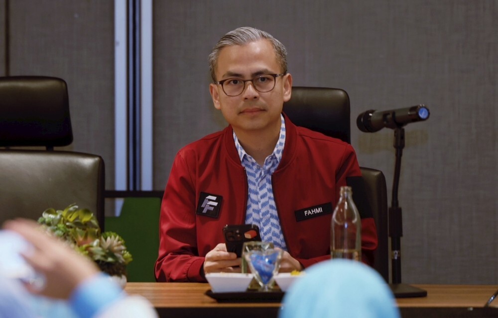 Johor BN, Pakatan contesting all seats won’t affect federal cooperation, says Fahmi