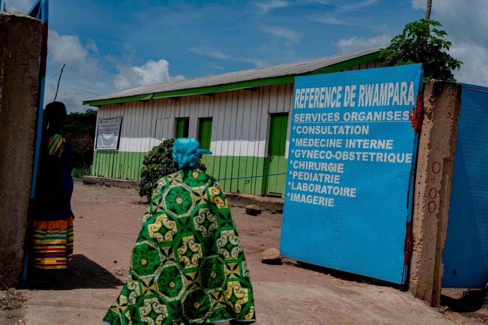 US doctor infected with Ebola in Congo flown to Germany for treatment, family placed in isolation