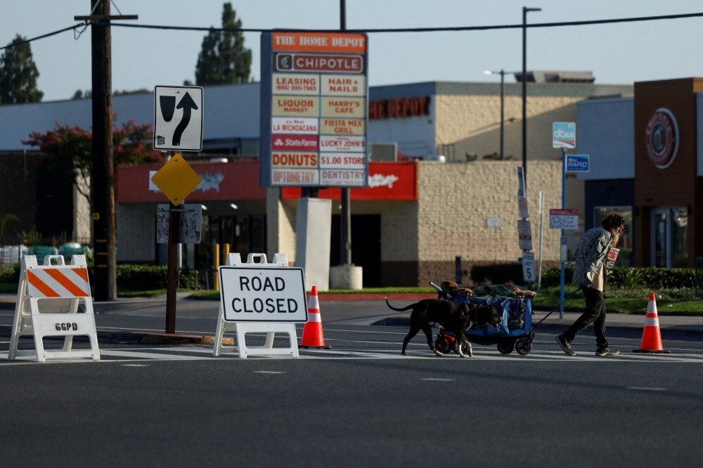 Thousands evacuated in California as chemical tank leak sparks explosion fears