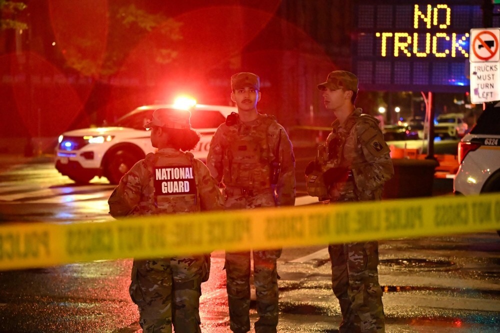 Gunman killed by US Secret Service after opening fire near White House