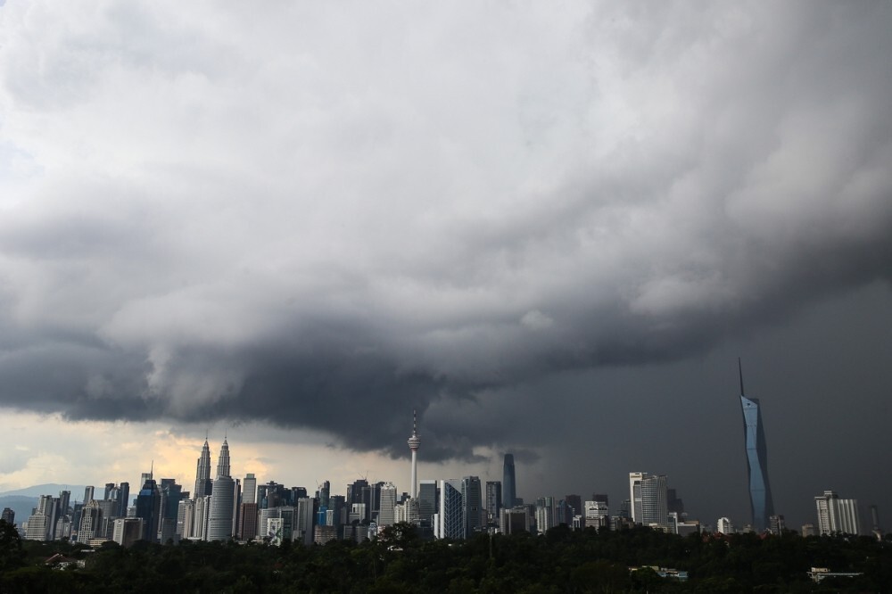 Malaysian businesses turn cautious in 2Q, but services sector stays upbeat