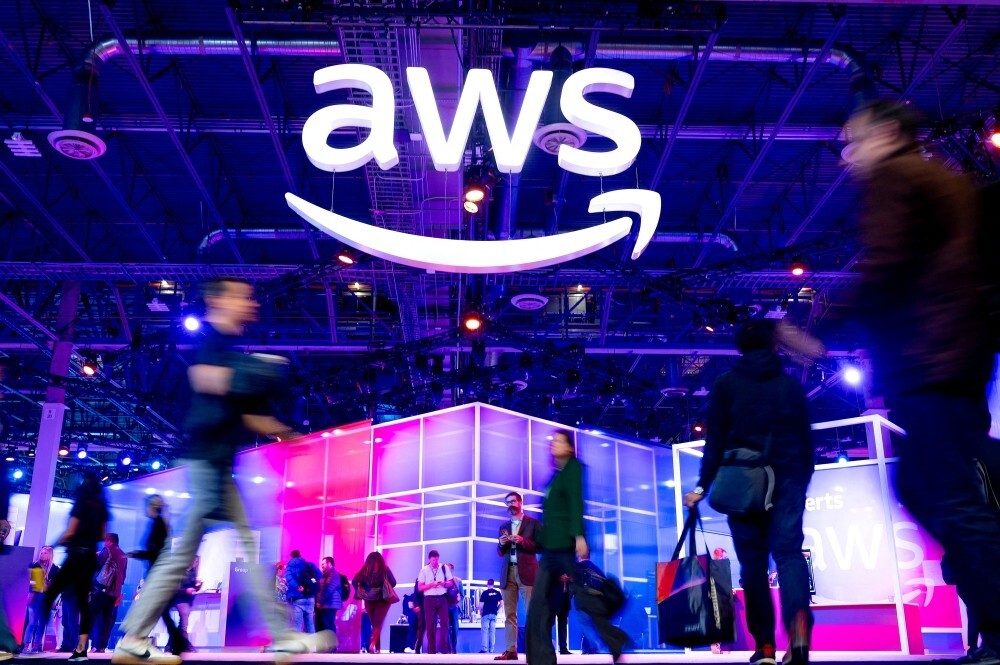 Amazon Web Services says overheating at North Virginia data centre disrupts services