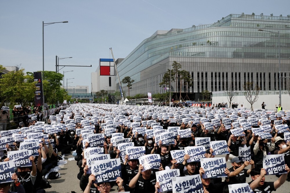 How Samsung’s AI chip success has led workers to threaten its biggest-ever strike