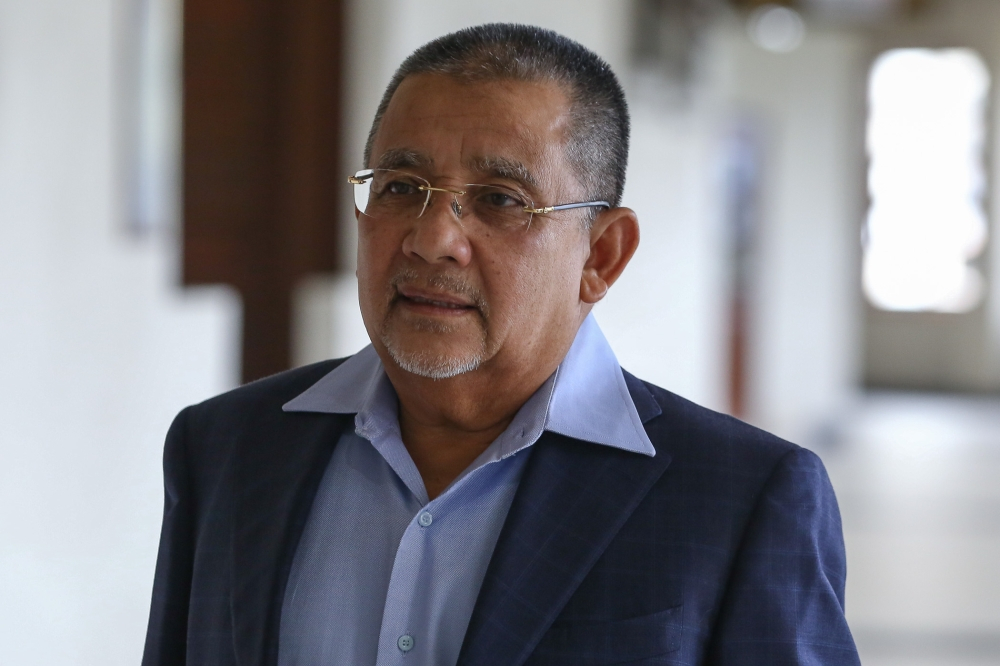 King revokes Isa Samad’s ‘Tan Sri’ title over corruption conviction