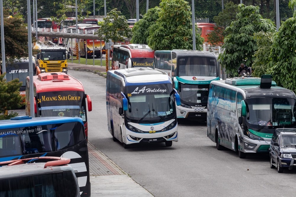 APAD: Enforcement on unlicensed bus stops applies to all operators, no approved terminal at TRX