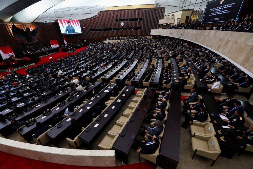 Indonesia passes bill letting parliament review central bank, sparking independence concerns