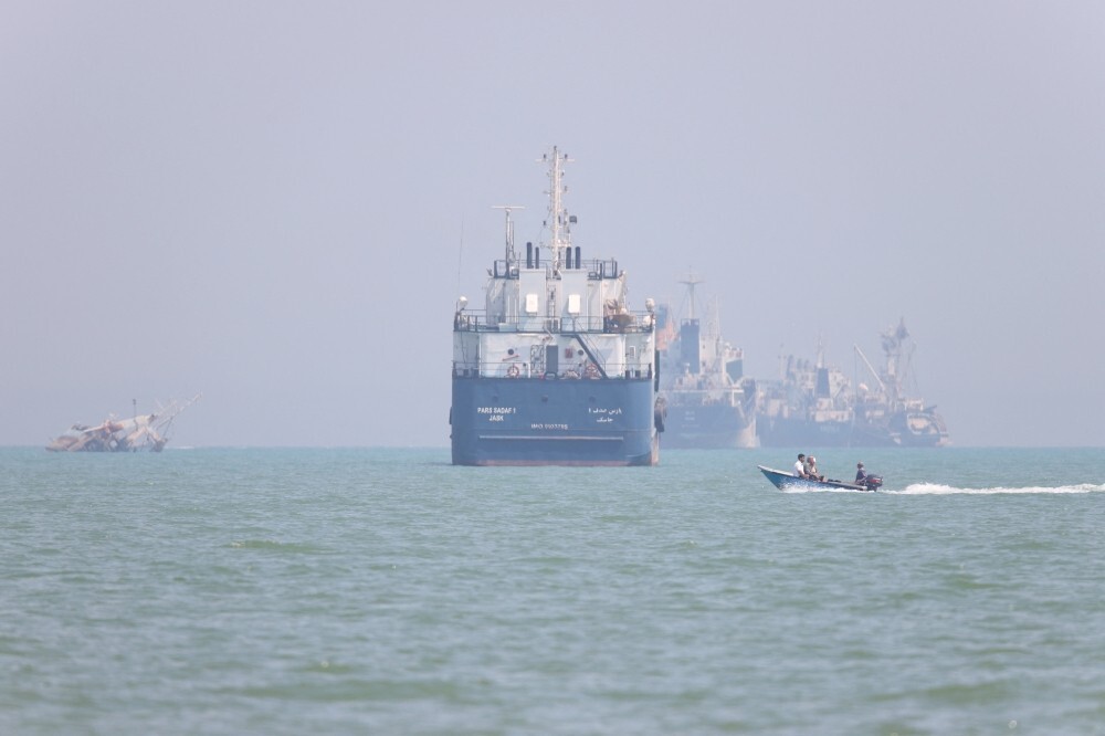 Iran’s 14‑point draft diverges from US account, insisting on sanctions relief, Strait reopening and US$300b rebuilding