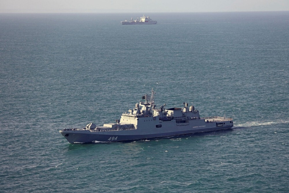 Russian warship fires ‘warning shots’ at UK yacht in Channel standoff