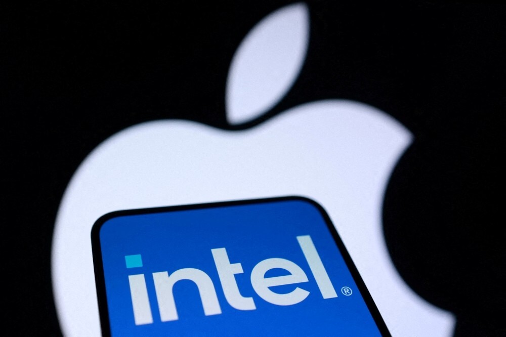 Trump says Apple teaming with Intel on US‑made chips as Washington pushes supply‑chain security