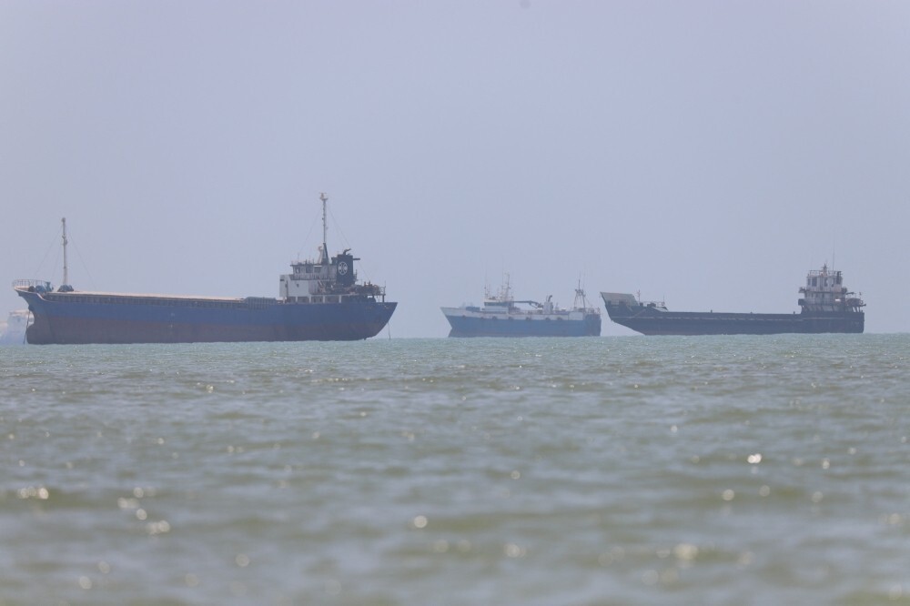 Traffic flows through Hormuz as US–Iran deal takes effect, but doubts linger as Khamenei warns talks will not be easy