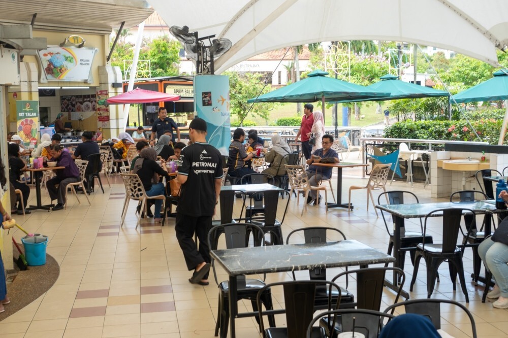 Selangor hawkers to get six-month rent discount from July under state relief package