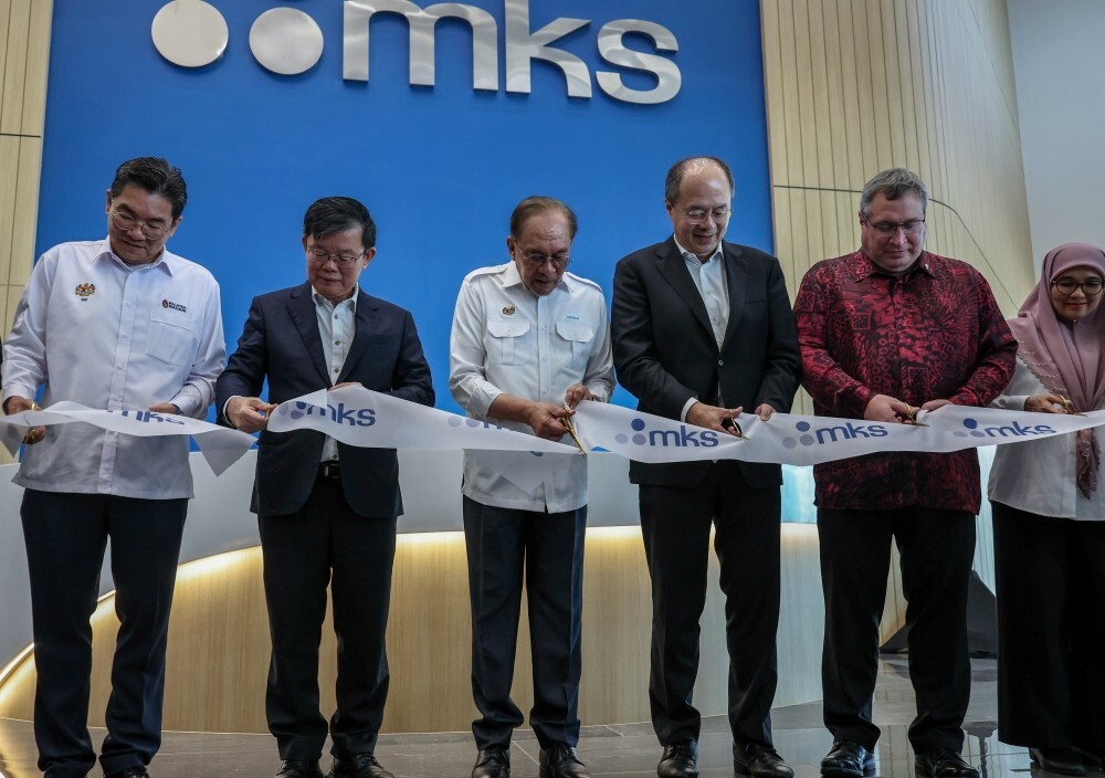 US, China, or India? Anwar explains why Malaysia doesn’t have to choose